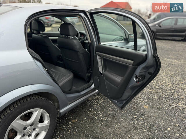 Серый Опель Вектра, объемом двигателя 2.2 л и пробегом 140 тыс. км за 6900 $, фото 19 на Automoto.ua