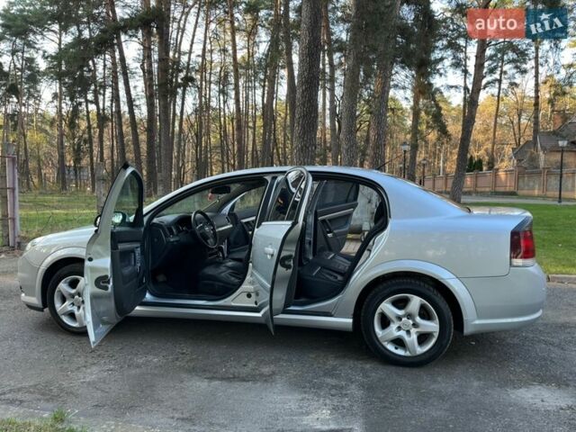 Сірий Опель Вектра, об'ємом двигуна 2.2 л та пробігом 314 тис. км за 4800 $, фото 18 на Automoto.ua