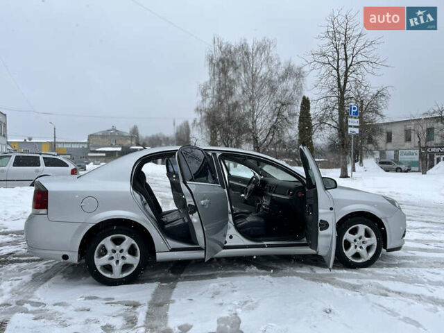 Серый Опель Вектра, объемом двигателя 2.2 л и пробегом 314 тыс. км за 4900 $, фото 15 на Automoto.ua