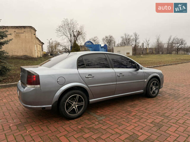 Серый Опель Вектра, объемом двигателя 2.2 л и пробегом 188 тыс. км за 5300 $, фото 4 на Automoto.ua