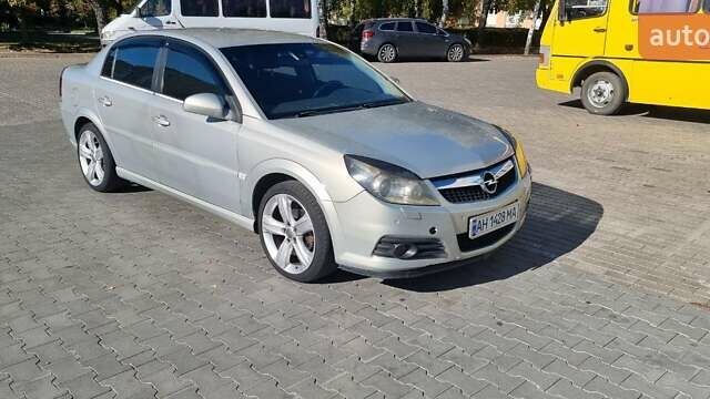 Серый Опель Вектра, объемом двигателя 2.2 л и пробегом 268 тыс. км за 5500 $, фото 1 на Automoto.ua