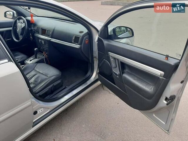Серый Опель Вектра, объемом двигателя 2.2 л и пробегом 299 тыс. км за 6250 $, фото 16 на Automoto.ua