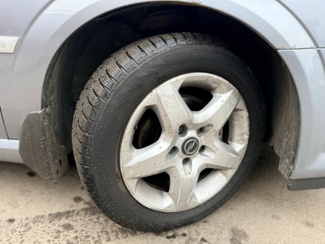 Серый Опель Вектра, объемом двигателя 2.2 л и пробегом 218 тыс. км за 6000 $, фото 13 на Automoto.ua