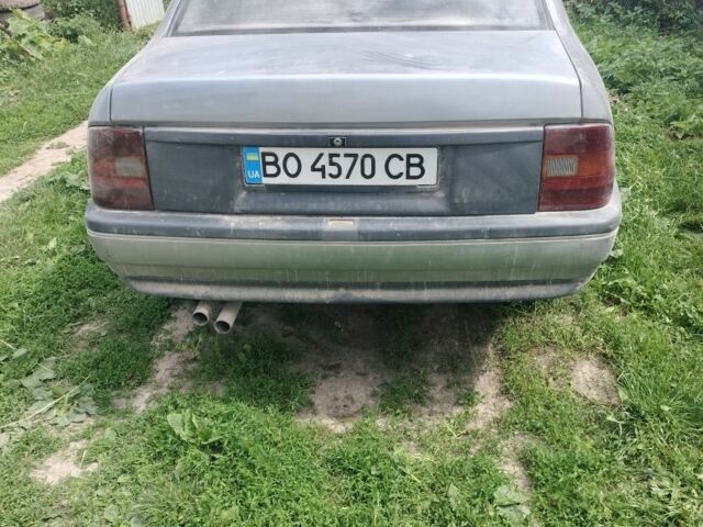 Серый Опель Вектра, объемом двигателя 2 л и пробегом 200 тыс. км за 1500 $, фото 2 на Automoto.ua