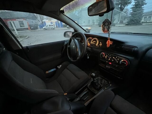 Сірий Опель Вектра, об'ємом двигуна 2 л та пробігом 280 тис. км за 1250 $, фото 2 на Automoto.ua