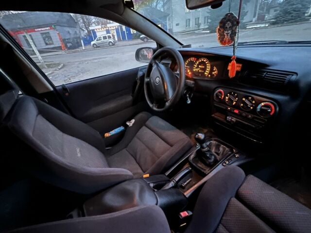 Сірий Опель Вектра, об'ємом двигуна 2 л та пробігом 280 тис. км за 1250 $, фото 1 на Automoto.ua