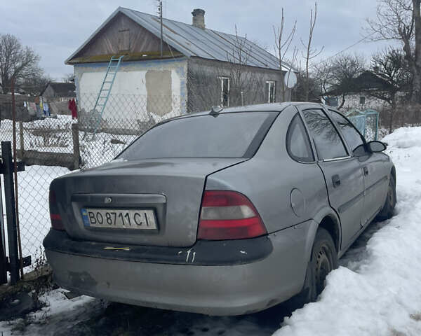 Серый Опель Вектра, объемом двигателя 1.7 л и пробегом 400 тыс. км за 650 $, фото 4 на Automoto.ua