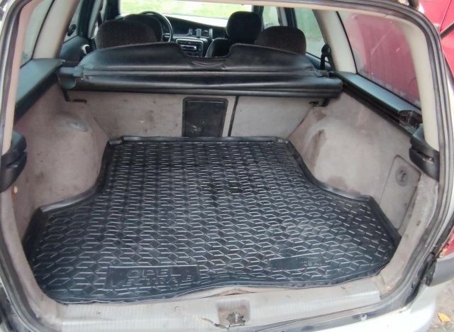 Сірий Опель Вектра, об'ємом двигуна 2 л та пробігом 470 тис. км за 1200 $, фото 16 на Automoto.ua