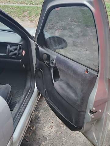 Серый Опель Вектра, объемом двигателя 2 л и пробегом 470 тыс. км за 1200 $, фото 5 на Automoto.ua