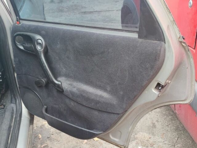 Сірий Опель Вектра, об'ємом двигуна 2 л та пробігом 470 тис. км за 1200 $, фото 10 на Automoto.ua