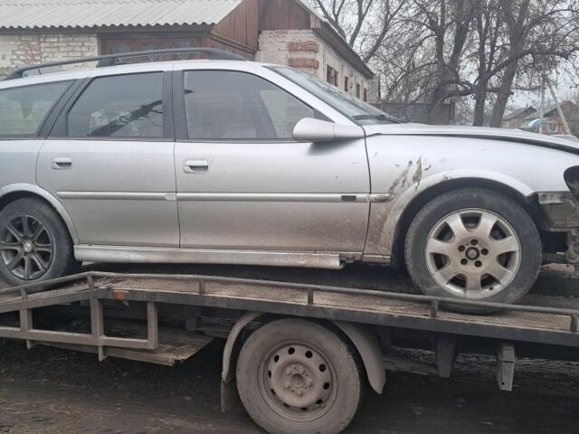 Серый Опель Вектра, объемом двигателя 2 л и пробегом 333 тыс. км за 500 $, фото 2 на Automoto.ua