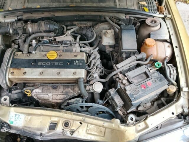 Серый Опель Вектра, объемом двигателя 1.8 л и пробегом 305 тыс. км за 500 $, фото 3 на Automoto.ua