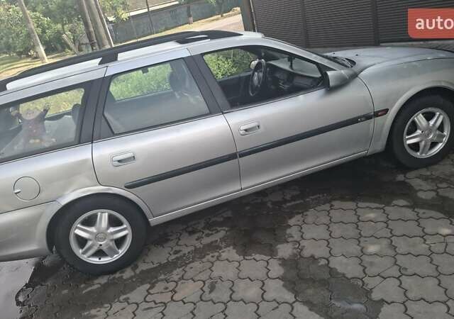 Сірий Опель Вектра, об'ємом двигуна 2 л та пробігом 299 тис. км за 1500 $, фото 3 на Automoto.ua