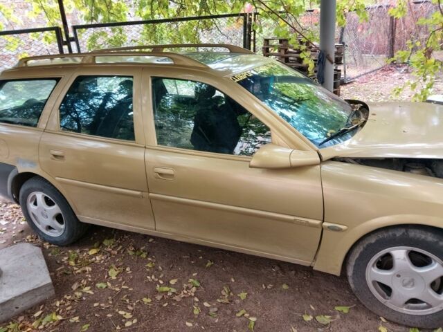 Серый Опель Вектра, объемом двигателя 1.8 л и пробегом 305 тыс. км за 500 $, фото 5 на Automoto.ua