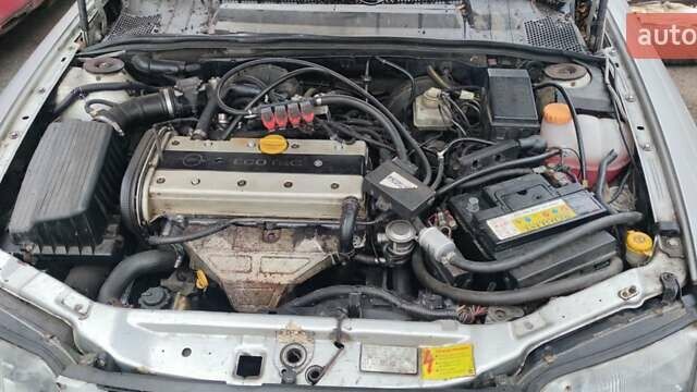 Серый Опель Вектра, объемом двигателя 2 л и пробегом 470 тыс. км за 1200 $, фото 10 на Automoto.ua