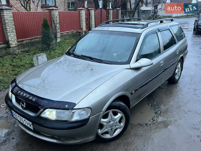 Серый Опель Вектра, объемом двигателя 1.6 л и пробегом 350 тыс. км за 1200 $, фото 1 на Automoto.ua