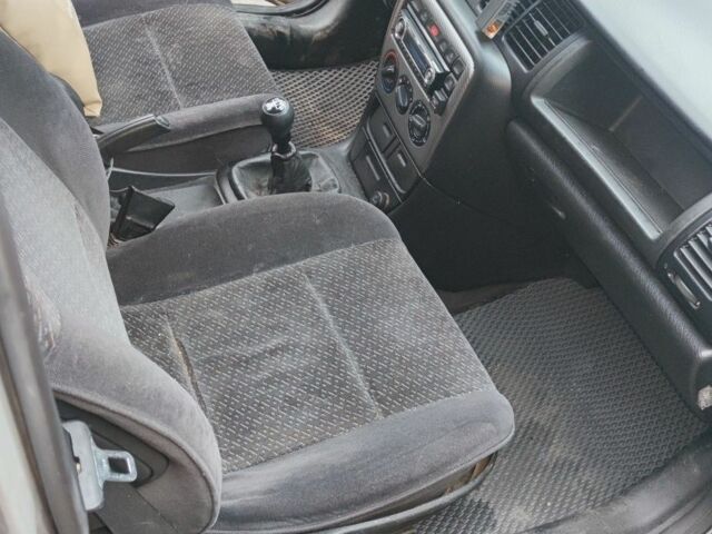 Сірий Опель Вектра, об'ємом двигуна 2 л та пробігом 470 тис. км за 1200 $, фото 7 на Automoto.ua