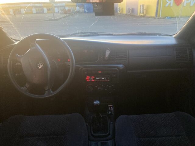 Серый Опель Вектра, объемом двигателя 2 л и пробегом 1000 тыс. км за 1500 $, фото 6 на Automoto.ua