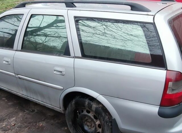 Сірий Опель Вектра, об'ємом двигуна 2 л та пробігом 470 тис. км за 1200 $, фото 2 на Automoto.ua