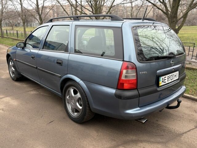 Сірий Опель Вектра, об'ємом двигуна 2 л та пробігом 270 тис. км за 2950 $, фото 2 на Automoto.ua