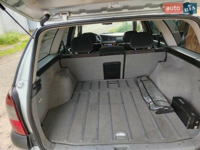 Сірий Опель Вектра, об'ємом двигуна 2 л та пробігом 300 тис. км за 2500 $, фото 1 на Automoto.ua