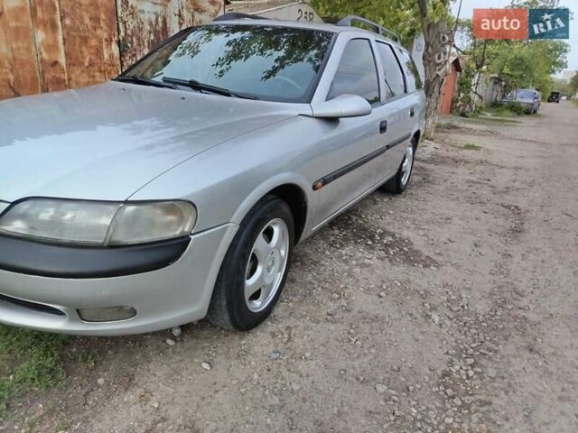 Сірий Опель Вектра, об'ємом двигуна 2 л та пробігом 300 тис. км за 2500 $, фото 4 на Automoto.ua