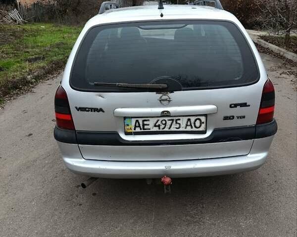 Серый Опель Вектра, объемом двигателя 2 л и пробегом 270 тыс. км за 2500 $, фото 4 на Automoto.ua