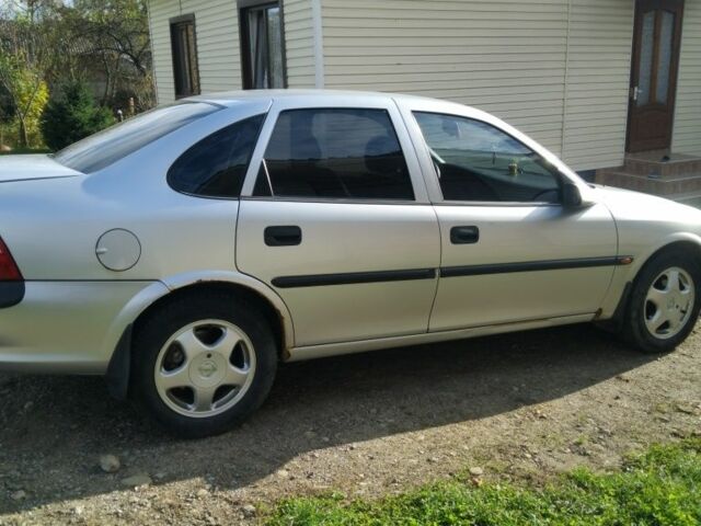 Серый Опель Вектра, объемом двигателя 1.6 л и пробегом 20 тыс. км за 2099 $, фото 5 на Automoto.ua