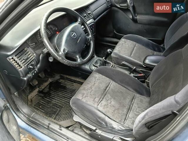 Сірий Опель Вектра, об'ємом двигуна 2 л та пробігом 259 тис. км за 2000 $, фото 10 на Automoto.ua