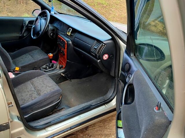 Сірий Опель Вектра, об'ємом двигуна 2 л та пробігом 200 тис. км за 2750 $, фото 7 на Automoto.ua