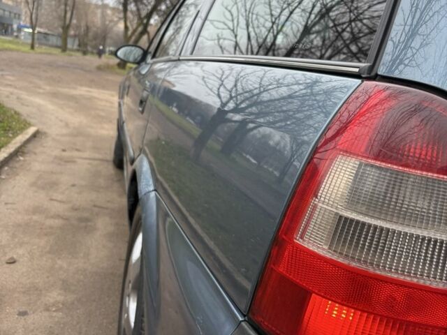 Сірий Опель Вектра, об'ємом двигуна 2 л та пробігом 270 тис. км за 2950 $, фото 9 на Automoto.ua