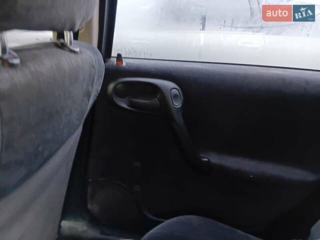 Сірий Опель Вектра, об'ємом двигуна 2 л та пробігом 259 тис. км за 2000 $, фото 6 на Automoto.ua