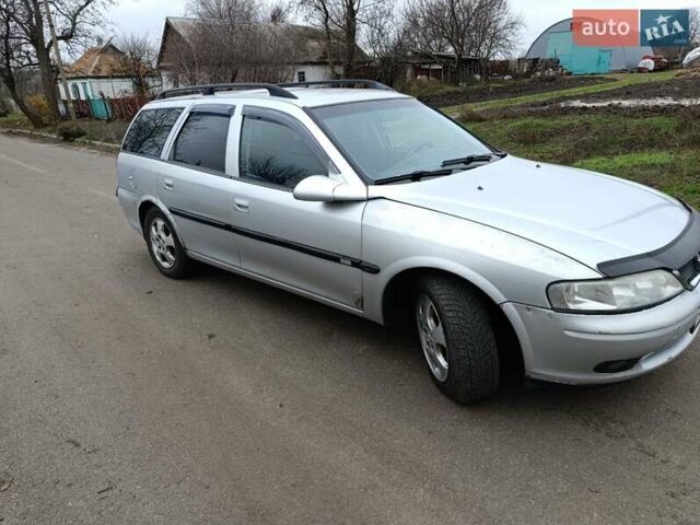 Серый Опель Вектра, объемом двигателя 2 л и пробегом 270 тыс. км за 2500 $, фото 1 на Automoto.ua