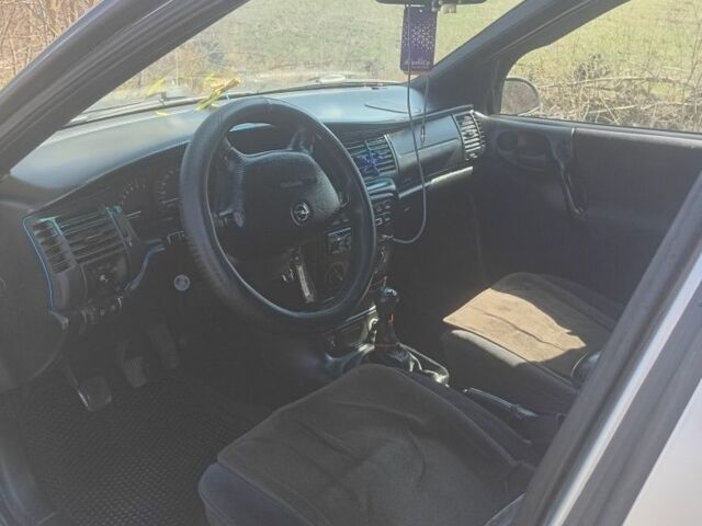 Серый Опель Вектра, объемом двигателя 1.8 л и пробегом 328 тыс. км за 2200 $, фото 6 на Automoto.ua