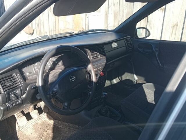 Сірий Опель Вектра, об'ємом двигуна 2 л та пробігом 250 тис. км за 850 $, фото 4 на Automoto.ua