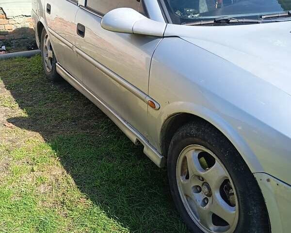 Серый Опель Вектра, объемом двигателя 1.6 л и пробегом 300 тыс. км за 1400 $, фото 5 на Automoto.ua