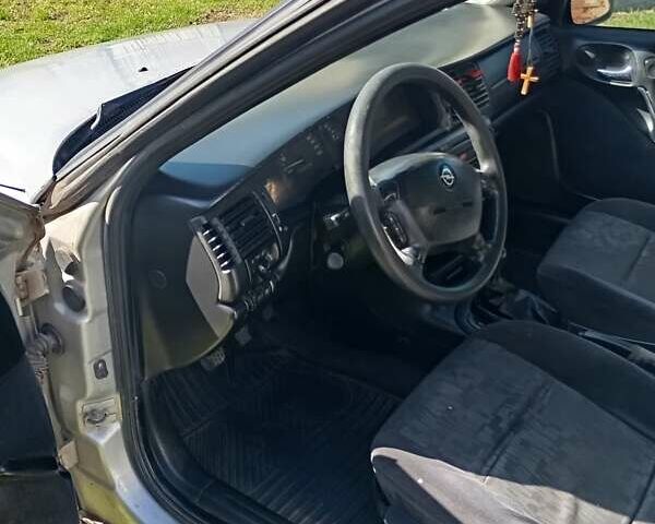 Серый Опель Вектра, объемом двигателя 1.6 л и пробегом 300 тыс. км за 1400 $, фото 3 на Automoto.ua