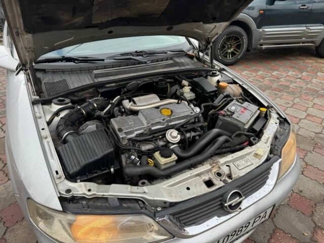 Сірий Опель Вектра, об'ємом двигуна 2 л та пробігом 210 тис. км за 2999 $, фото 12 на Automoto.ua