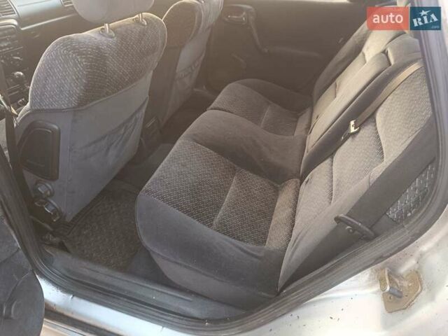 Серый Опель Вектра, объемом двигателя 2 л и пробегом 274 тыс. км за 1400 $, фото 1 на Automoto.ua