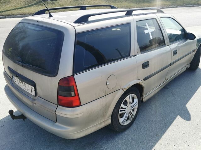 Серый Опель Вектра, объемом двигателя 1.8 л и пробегом 324 тыс. км за 1306 $, фото 2 на Automoto.ua