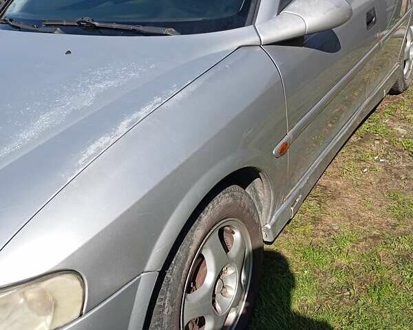 Серый Опель Вектра, объемом двигателя 1.6 л и пробегом 300 тыс. км за 1400 $, фото 1 на Automoto.ua