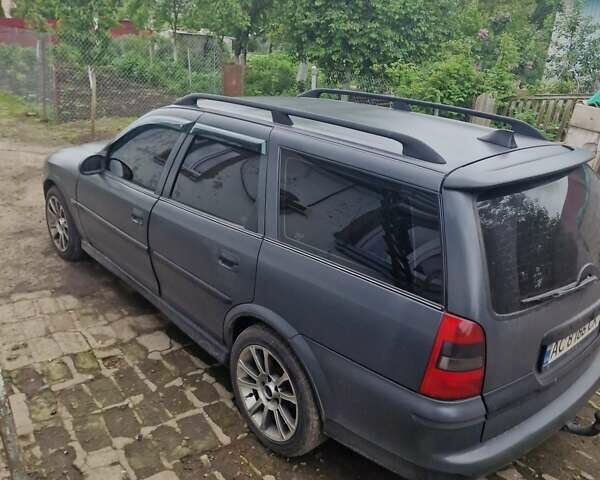 Серый Опель Вектра, объемом двигателя 1.8 л и пробегом 318 тыс. км за 2750 $, фото 1 на Automoto.ua