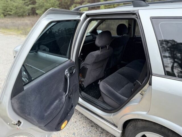 Серый Опель Вектра, объемом двигателя 1.8 л и пробегом 245 тыс. км за 2750 $, фото 7 на Automoto.ua