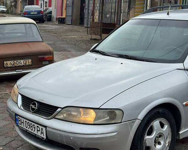 Серый Опель Вектра, объемом двигателя 2 л и пробегом 210 тыс. км за 2999 $, фото 1 на Automoto.ua