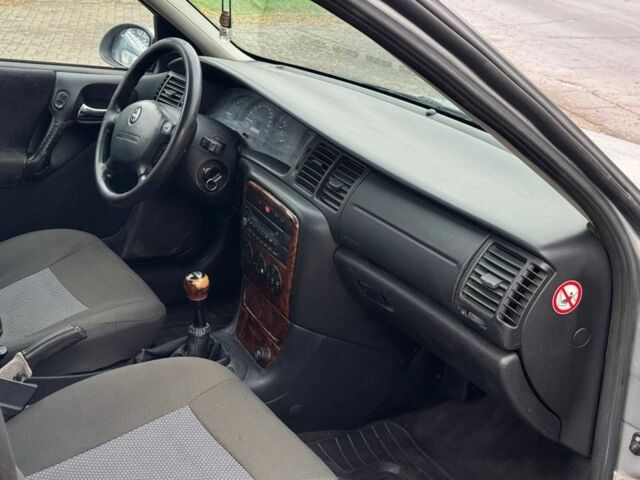 Сірий Опель Вектра, об'ємом двигуна 2 л та пробігом 210 тис. км за 2999 $, фото 10 на Automoto.ua