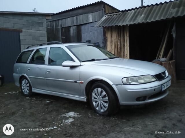 Серый Опель Вектра, объемом двигателя 2 л и пробегом 210 тыс. км за 2100 $, фото 1 на Automoto.ua