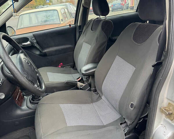 Серый Опель Вектра, объемом двигателя 2 л и пробегом 210 тыс. км за 2999 $, фото 11 на Automoto.ua