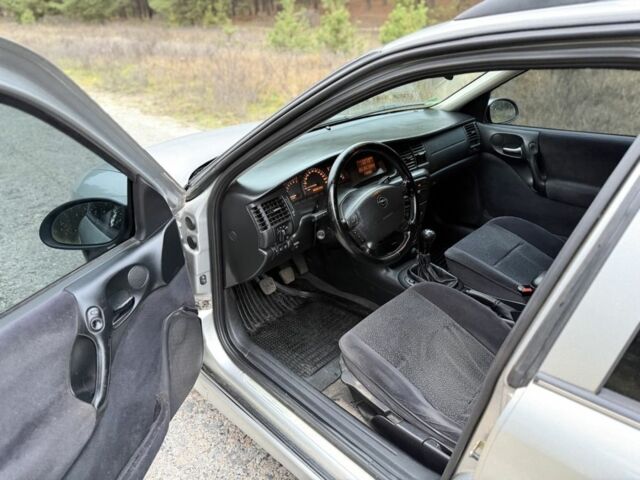 Серый Опель Вектра, объемом двигателя 1.8 л и пробегом 245 тыс. км за 2750 $, фото 10 на Automoto.ua