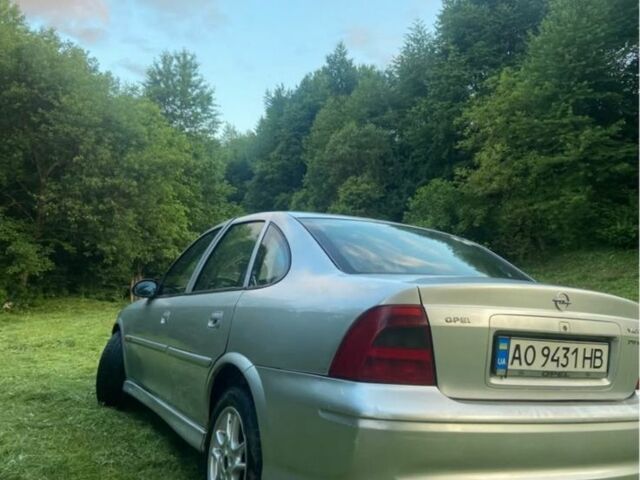 Серый Опель Вектра, объемом двигателя 2 л и пробегом 200 тыс. км за 1700 $, фото 3 на Automoto.ua