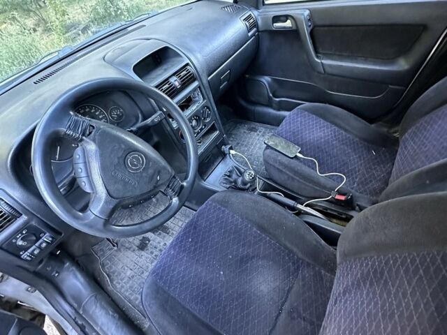 Сірий Опель Вектра, об'ємом двигуна 2 л та пробігом 777 тис. км за 952 $, фото 6 на Automoto.ua